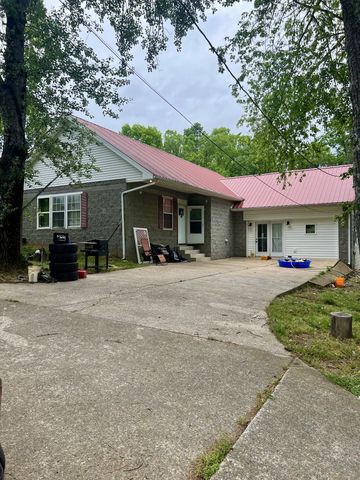 7526 Johnny Crow Rd, Lyles, TN 37098