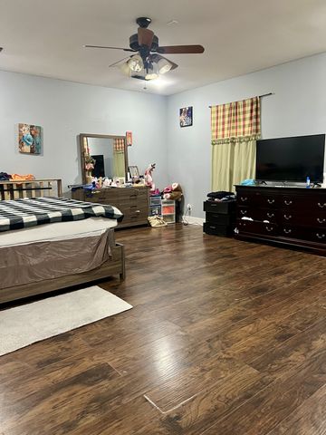7526 Johnny Crow Rd, Lyles, TN 37098