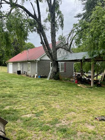 7526 Johnny Crow Rd, Lyles, TN 37098