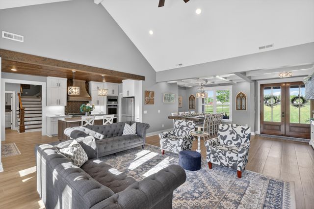 879 Mount Vernon Rd, Bethpage, TN 37022