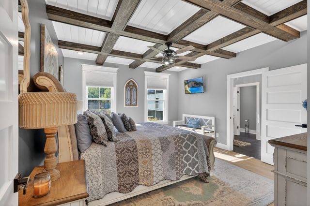 879 Mount Vernon Rd, Bethpage, TN 37022