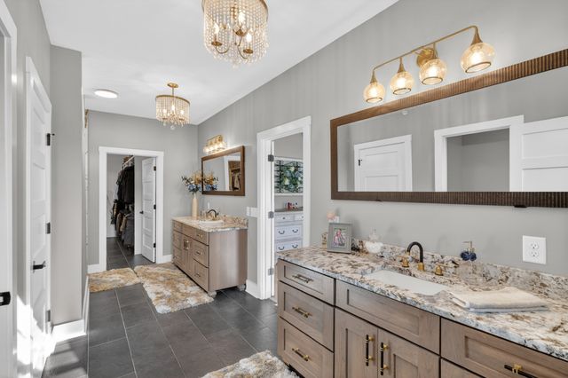 879 Mount Vernon Rd, Bethpage, TN 37022