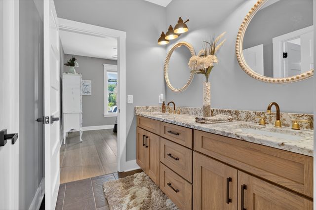 879 Mount Vernon Rd, Bethpage, TN 37022