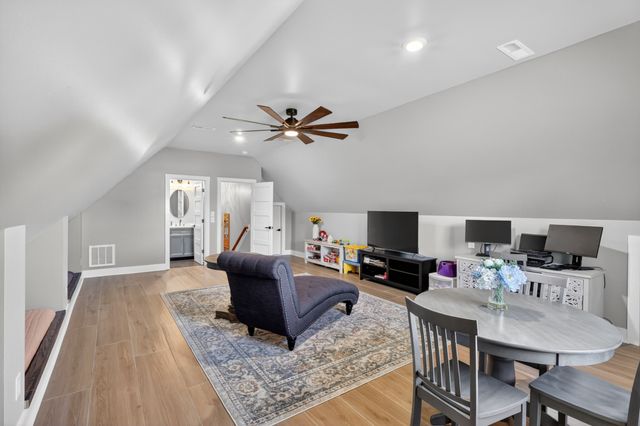 879 Mount Vernon Rd, Bethpage, TN 37022