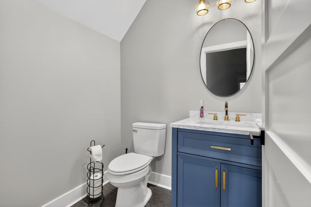 879 Mount Vernon Rd, Bethpage, TN 37022