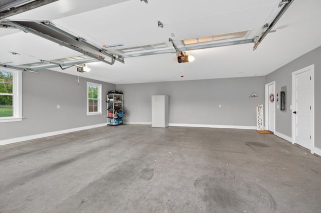 879 Mount Vernon Rd, Bethpage, TN 37022