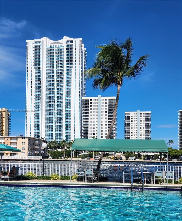 1000 Parkview Dr 1026, Hallandale Beach, FL 33009