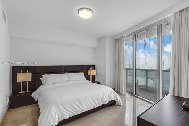 495 Brickell Ave 2405, Miami, FL 33131