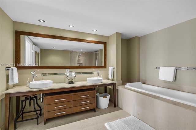 495 Brickell Ave 2405, Miami, FL 33131