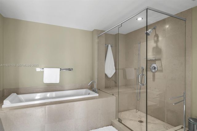 495 Brickell Ave 2405, Miami, FL 33131