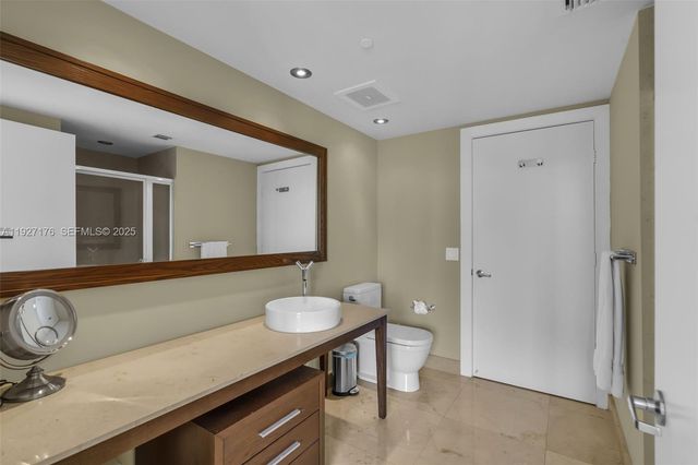 495 Brickell Ave 2405, Miami, FL 33131