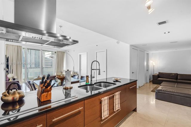 495 Brickell Ave 2405, Miami, FL 33131