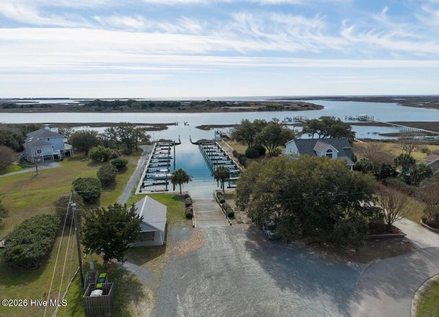 35 Harold Court, Hampstead, NC 28443