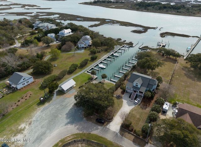 35 Harold Court, Hampstead, NC 28443