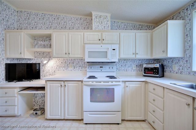 2862 W Rutland Road, Avon Park, FL 33825