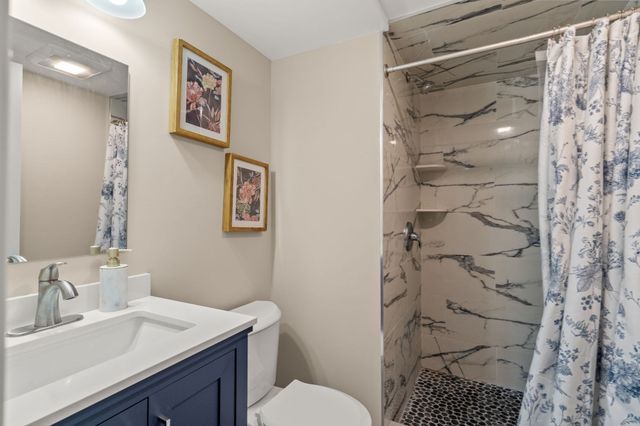 615 Adams St 615, Boston, MA 02122