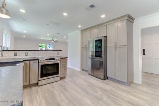 121 W Bedford Road, Wilmington, NC 28411