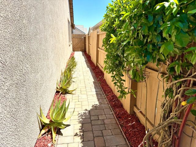 9946 Hatherton Way, Elk Grove, CA 95757
