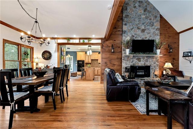 1060 Golden Avenue, Dahlonega, GA 30533