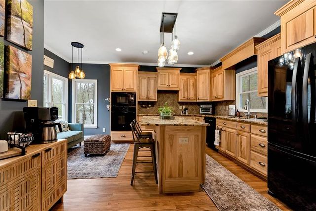 1060 Golden Avenue, Dahlonega, GA 30533