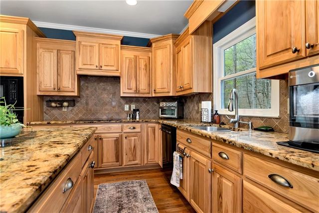 1060 Golden Avenue, Dahlonega, GA 30533