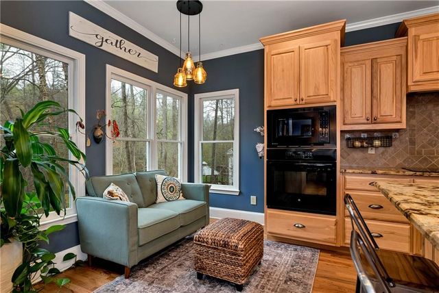 1060 Golden Avenue, Dahlonega, GA 30533