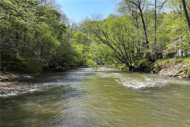 1060 Golden Avenue, Dahlonega, GA 30533