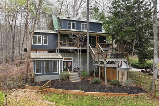 1060 Golden Avenue, Dahlonega, GA 30533