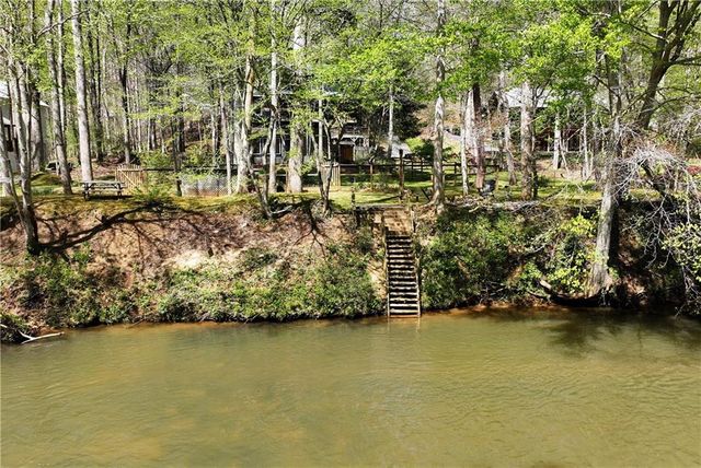 1060 Golden Avenue, Dahlonega, GA 30533