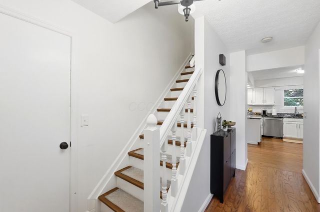 5203 Hickory Grove, Columbus, OH 43214