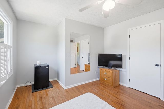 5203 Hickory Grove, Columbus, OH 43214