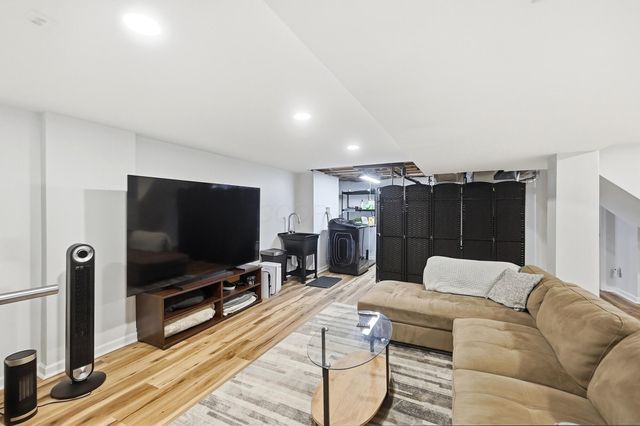 5203 Hickory Grove, Columbus, OH 43214