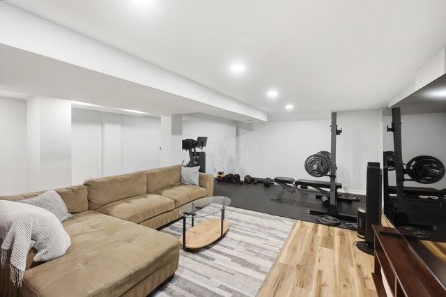 5203 Hickory Grove, Columbus, OH 43214
