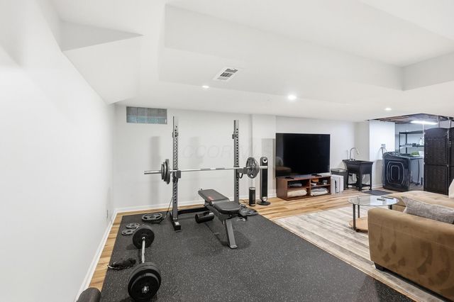 5203 Hickory Grove, Columbus, OH 43214