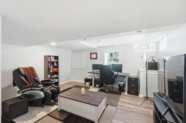 5203 Hickory Grove, Columbus, OH 43214