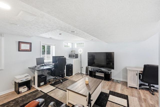 5203 Hickory Grove, Columbus, OH 43214
