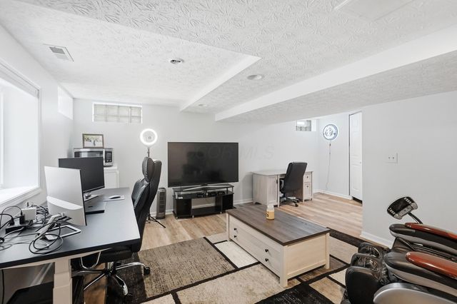 5203 Hickory Grove, Columbus, OH 43214