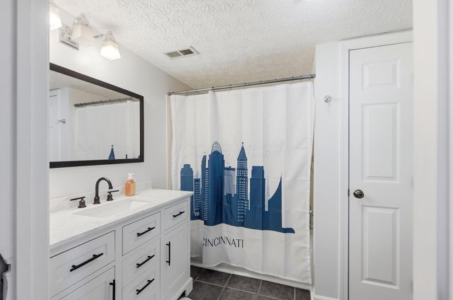 5203 Hickory Grove, Columbus, OH 43214