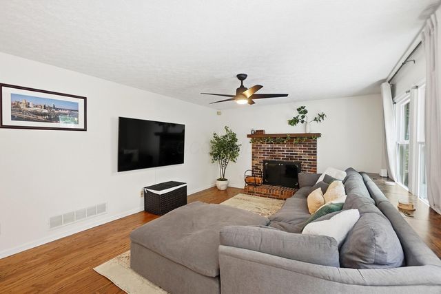 5203 Hickory Grove, Columbus, OH 43214