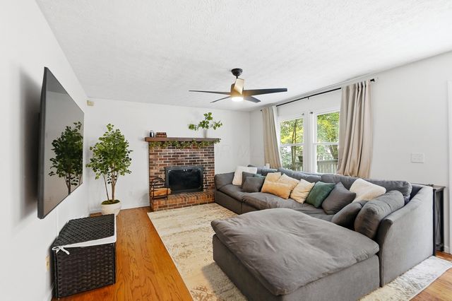 5203 Hickory Grove, Columbus, OH 43214