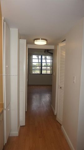 1100 Colony Point Cir 206, Pembroke Pines, FL 33026