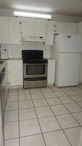 1100 Colony Point Cir 206, Pembroke Pines, FL 33026