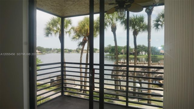 1100 Colony Point Cir 206, Pembroke Pines, FL 33026