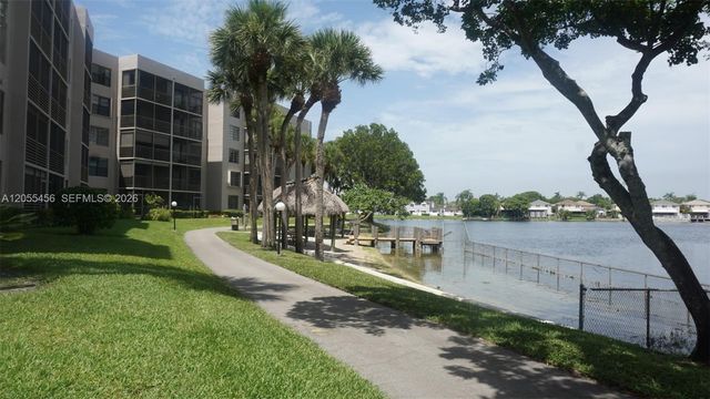 1100 Colony Point Cir 206, Pembroke Pines, FL 33026