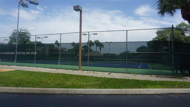 1100 Colony Point Cir 206, Pembroke Pines, FL 33026