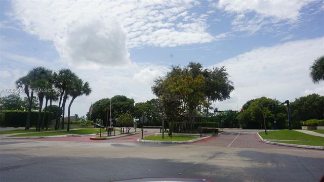1100 Colony Point Cir 206, Pembroke Pines, FL 33026