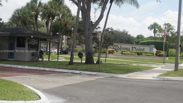 1100 Colony Point Cir 206, Pembroke Pines, FL 33026