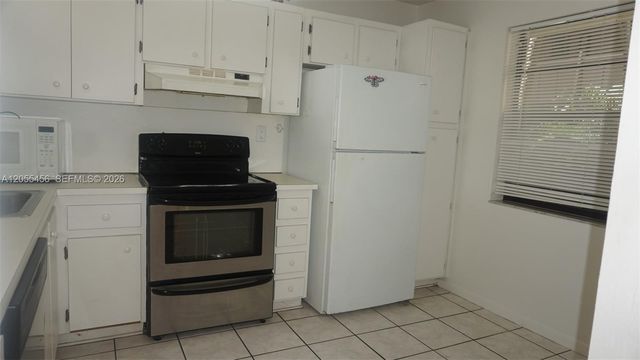 1100 Colony Point Cir 206, Pembroke Pines, FL 33026