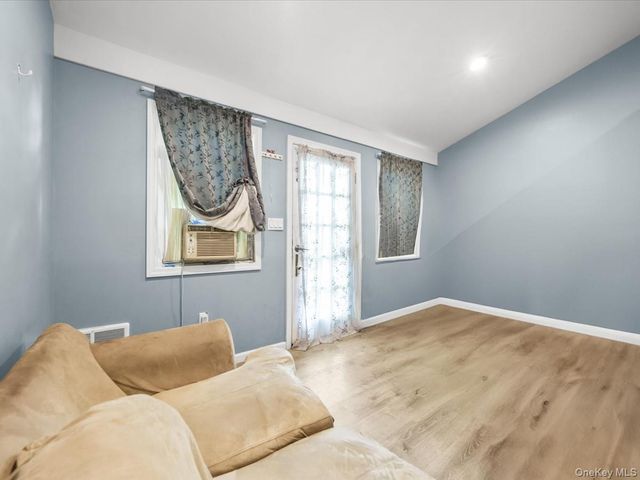 23 Hren Avenue, Huntington, NY 11743