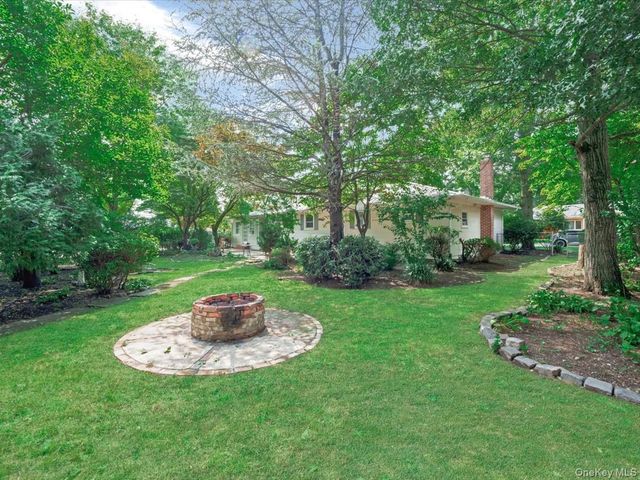 23 Hren Avenue, Huntington, NY 11743